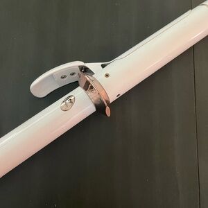 T3 Single Pass Curling Iron 1.25 White and Rose Gold